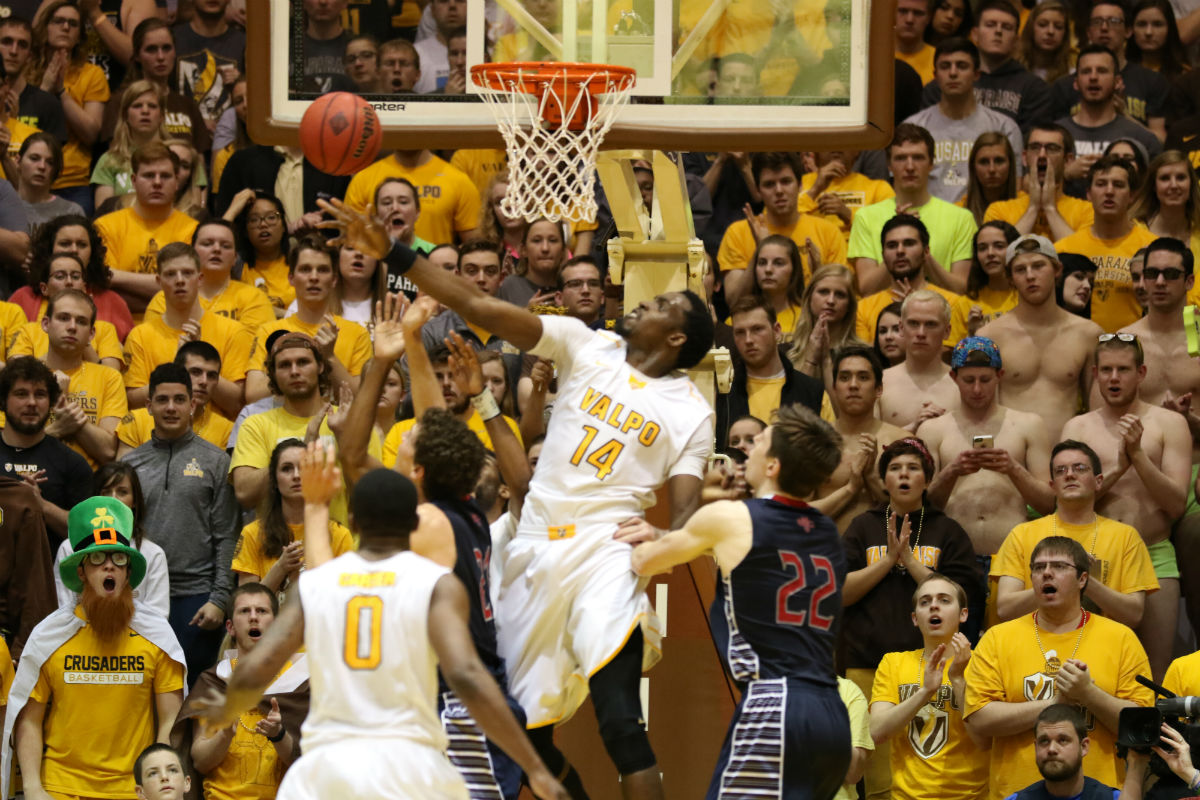 Valpo MBB’s Fernandez Named National Defensive Player of the Year