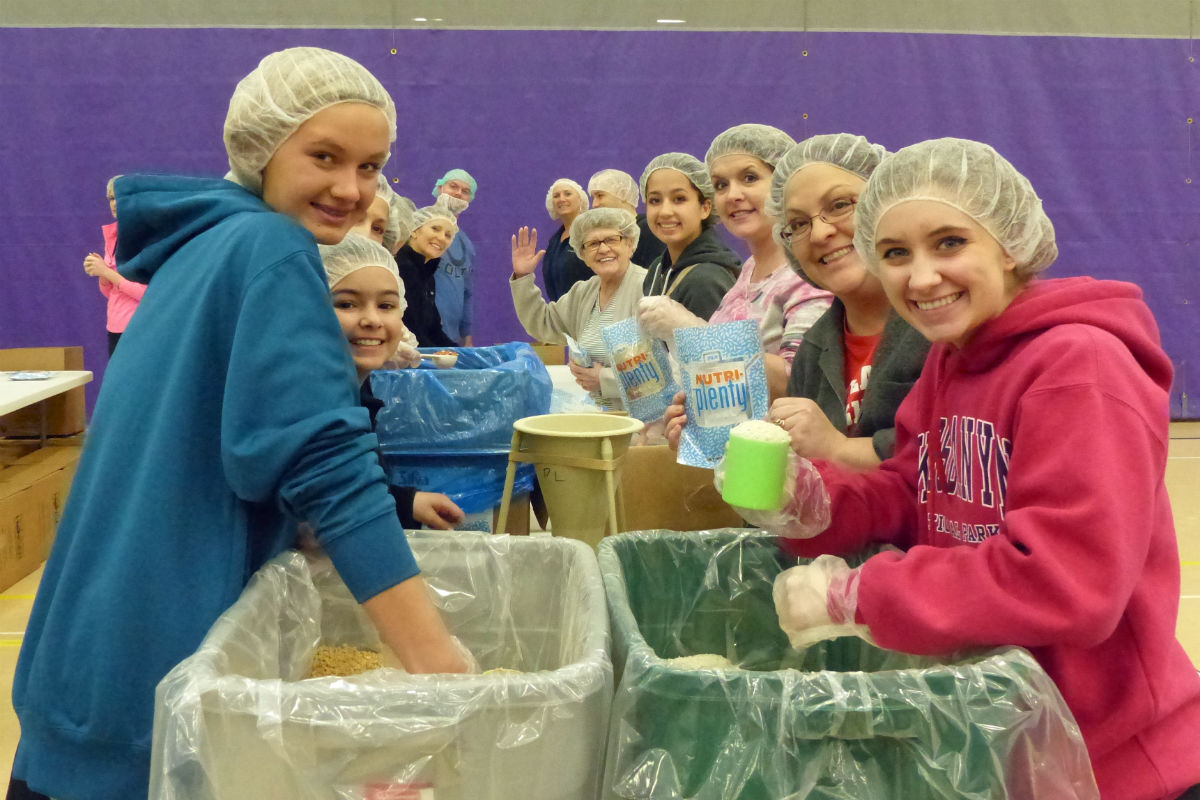 St. Mary Medical Center’s “Pack Away Hunger” Event Helps Feed the Community