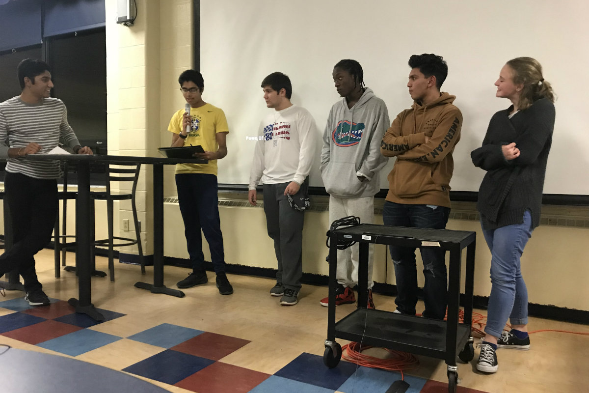 #1StudentNW: Highland High School Fundraises for National Honor Society with Mario Kart Tournament