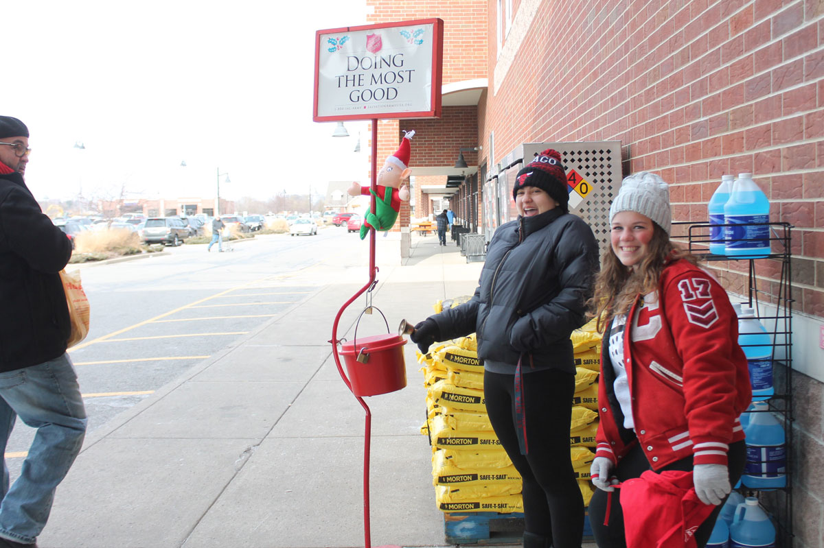 #1StudentNWI: Season of Giving at Crown Point High School