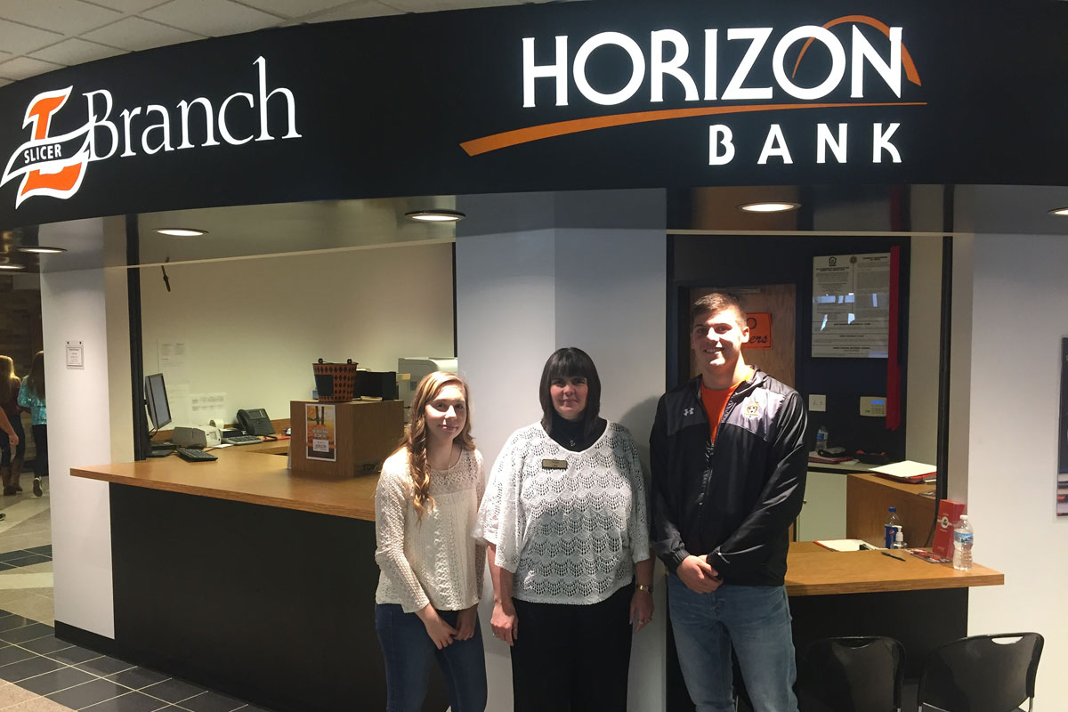 La Porte High School & Horizon Bank Creating Opportunities for Students Through “Slicer Branch”