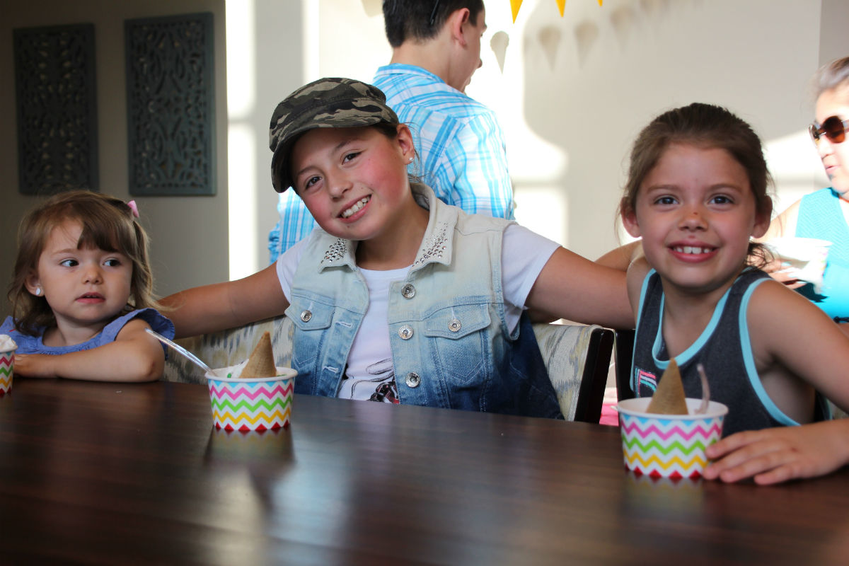 The Lakes of Valparaiso Welcome Families and Neighbors to the Ice Cream Social For a Sweet Summer Treat