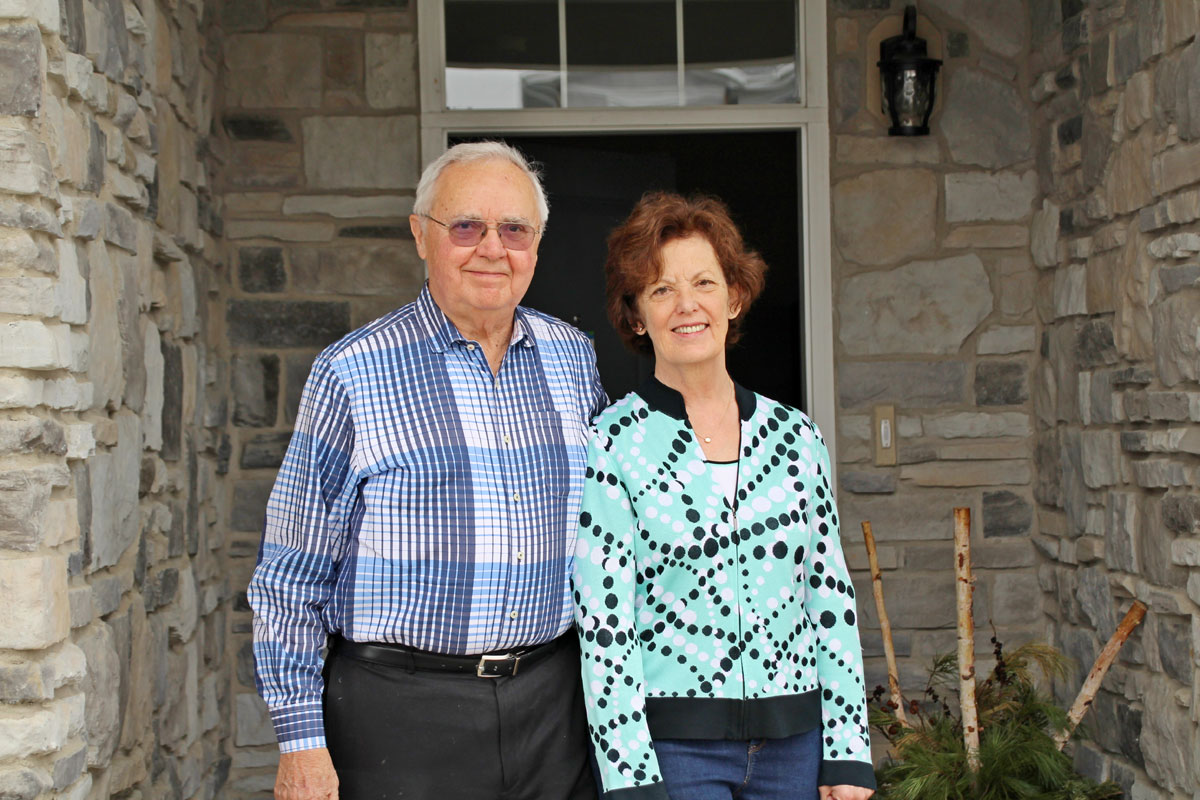 Ken & Linda Zwierz Enjoying Life at The Lakes of Valparaiso