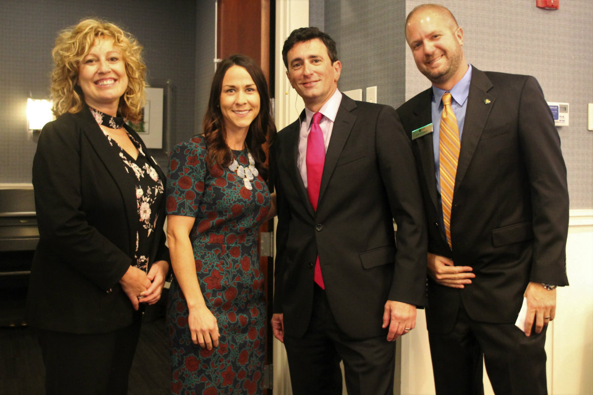 Oak Partners Host Economist Robert Stein for Client Dinner