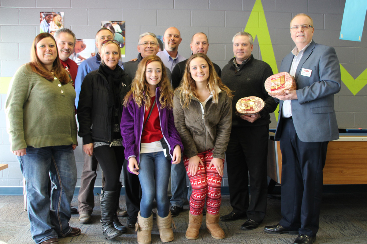 Strack & Van Til, Miller-Coors and Indiana Beverage Team Up to Distribute Holiday Meals to Boys & Girls Clubs of Northwest Indiana Families